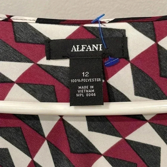 ❤️2/$30❤️ALFANI Women Slippery Polyester Blouse 3/4 Wide Sleeve Geopattern Sz12 - Picture 3 of 5